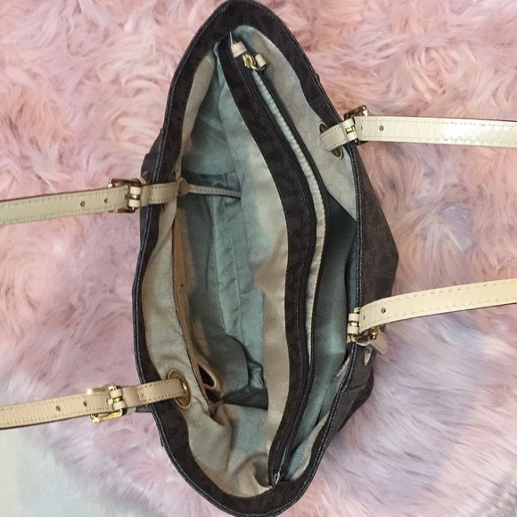 Michael Kors Signature Jet Set East West  Tote - Picture 12 of 17